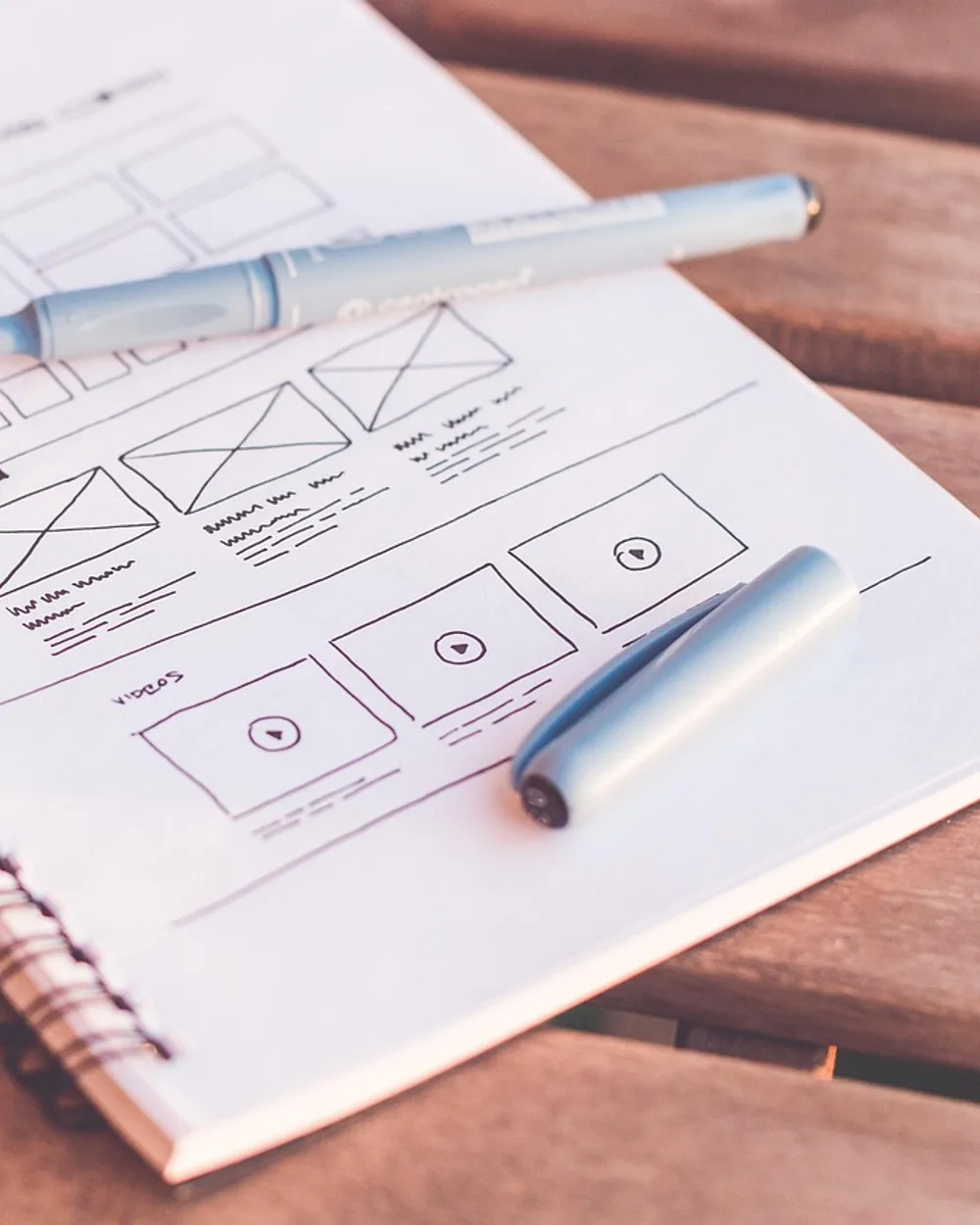Un studio web à taille humaine à Gembloux — un seul interlocuteur Notre approche du front-end : un projet web accompagné de bout en bout par Scornidigital